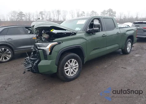 2022 Toyota Tundra Sr5 z USA, uszkodzony, nr VIN 5TFLA5EC3NX009641